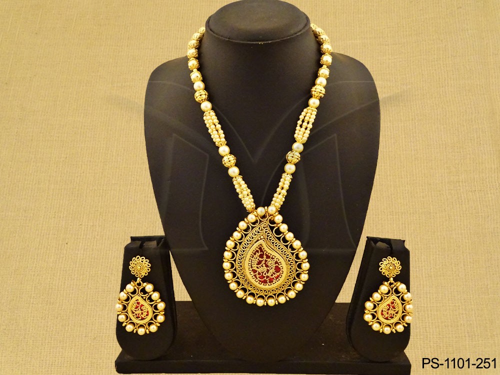 Thewa Designer Pendant Set