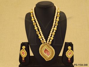 Designer Thewa Pendant Set