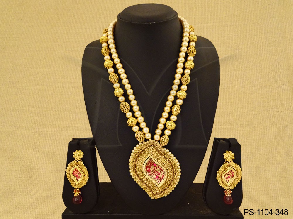 Designer Thewa Pendant Set